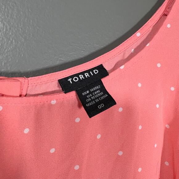 Torrid Women's Pink Polka Dot Back Button Up Boxy Georgette Top - Size 00 (M/L) - Picture 4 of 7